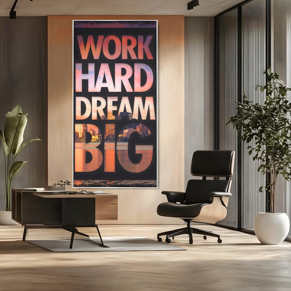 Tablou canvas cu tablou motivational cu peisaj urban nocturn, in rama de aluminiu argintiu, pe perete intr-un birou